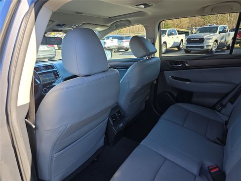 Used 2018 Subaru Outback 3.6R Limited image 17