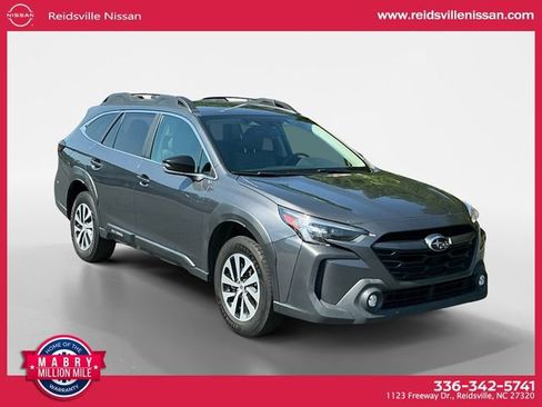Used 2023 Subaru Outback Premium AWD/4WD image 8