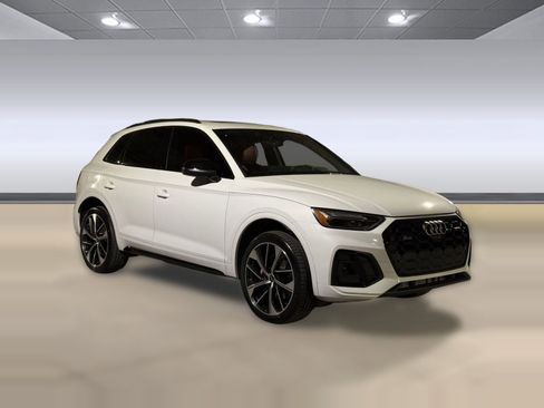 Certified 2024 Audi SQ5 Premium Plus image 7