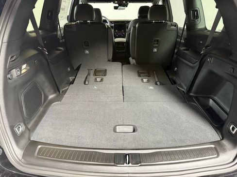 New 2025 Jeep Grand Cherokee L Limited w/ Luxury Tech Group II image 15