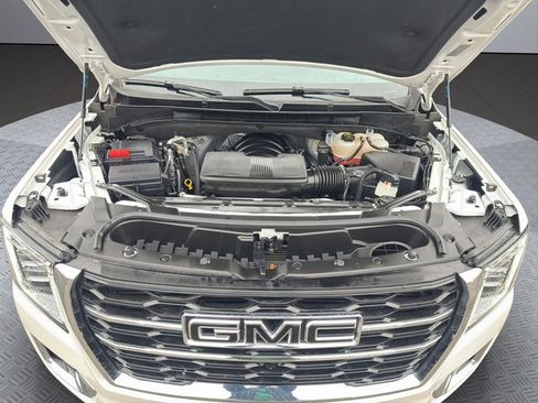 Used 2024 GMC Yukon XL SLT w/ SLT Luxury Package image 27