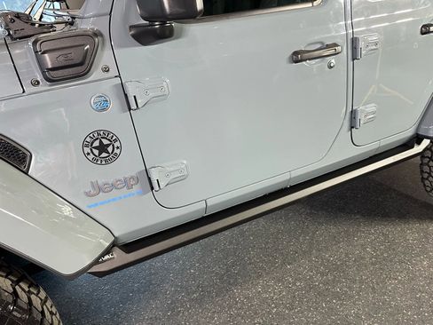 Used 2024 Jeep Wrangler Unlimited image 7