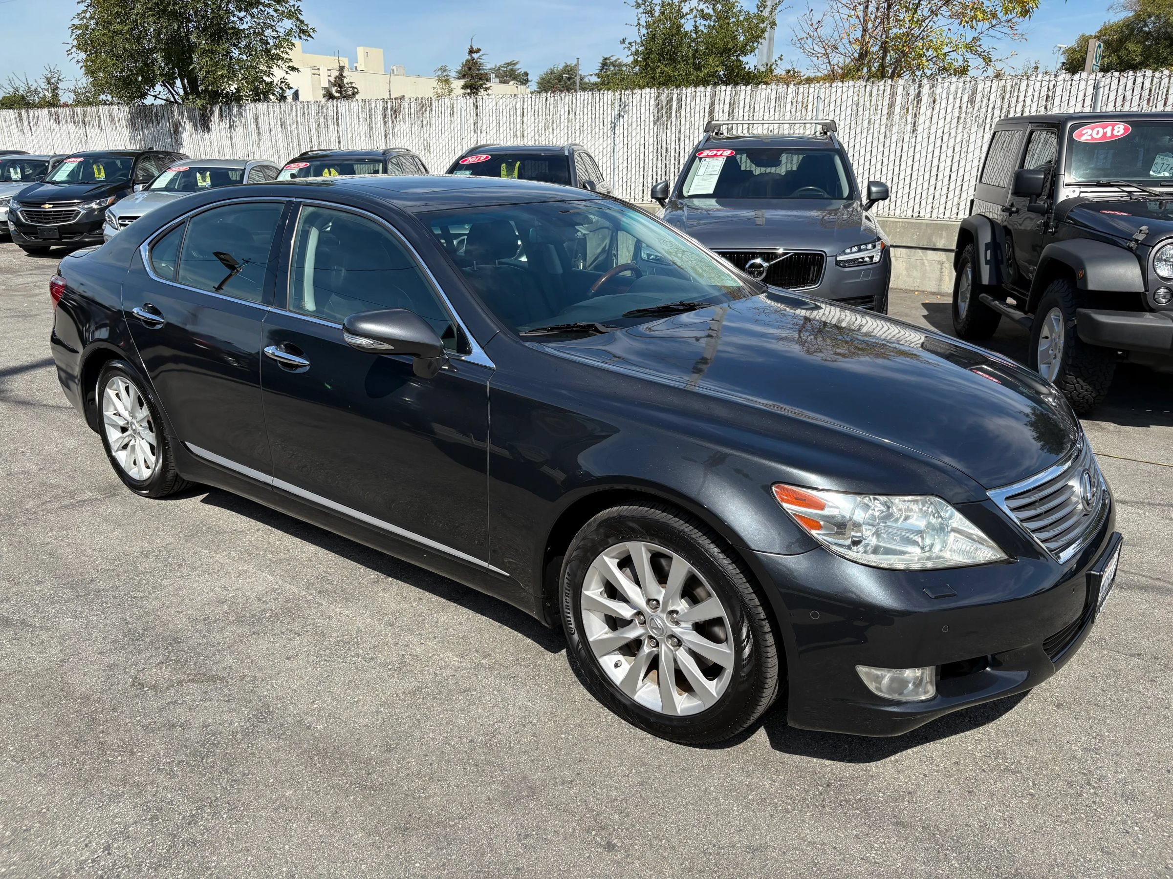 Used 2010 Lexus LS 460 RWD image 1