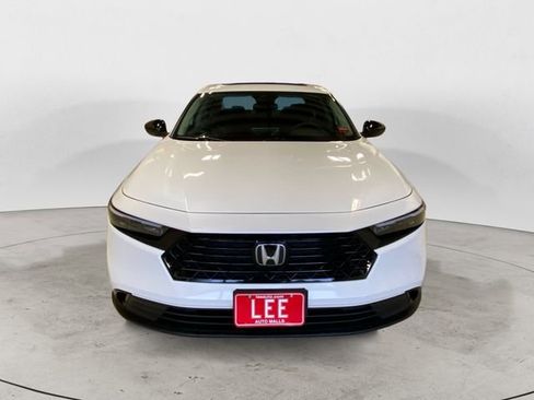 Used 2025 Honda Accord SE image 9