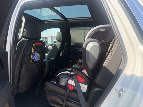 Used 2025 Chevrolet Tahoe High Country AWD/4WD image 6