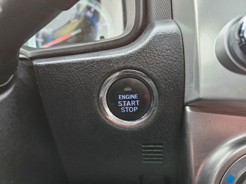 Used 2015 Toyota 4Runner Limited image 11