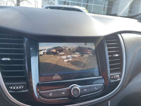 Used 2019 Chevrolet Trax LT w/ LT Convenience Package image 14