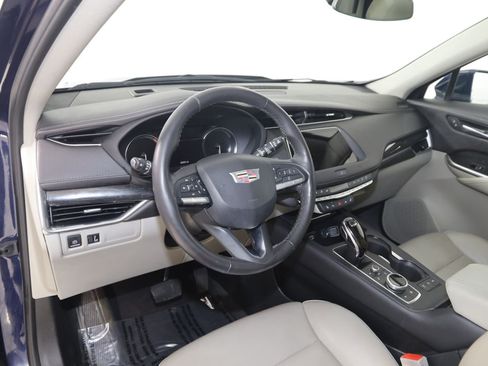 Used 2020 Cadillac XT4 Premium Luxury w/ Cold Weather Package FWD image 27