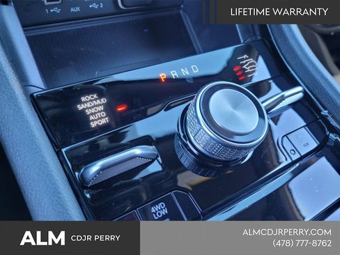 New 2025 Jeep Grand Cherokee Overland w/ Luxury Tech Group IV image 31