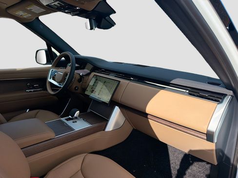 New 2026 Land Rover Range Rover Long Wheelbase SE AWD/4WD image 15