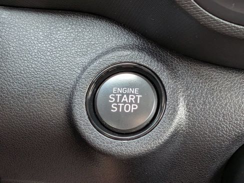 Certified 2025 Hyundai Venue SEL FWD image 30