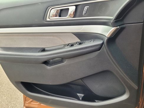 Used 2017 Ford Explorer XLT w/ Equipment Group 202A image 21