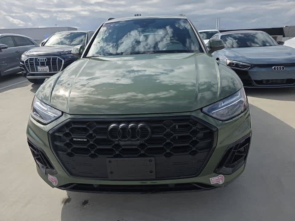 Used 2024 Audi Q5 e Premium Plus AWD/4WD image 2