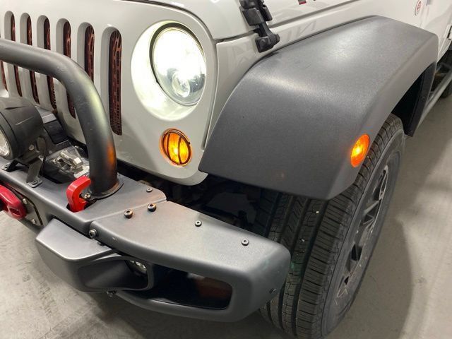 Used 2015 Jeep Wrangler Unlimited Rubicon AWD/4WD image 25
