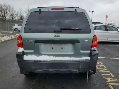Used 2005 Ford Escape XLT image 3