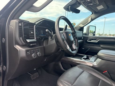 Used 2025 Chevrolet Silverado 2500 LTZ w/ Z71 Chrome Sport Edition AWD/4WD image 16