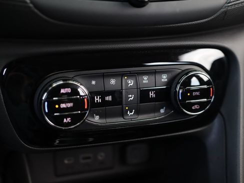 Used 2023 Buick Encore GX Select w/ Sport Touring Package FWD image 15