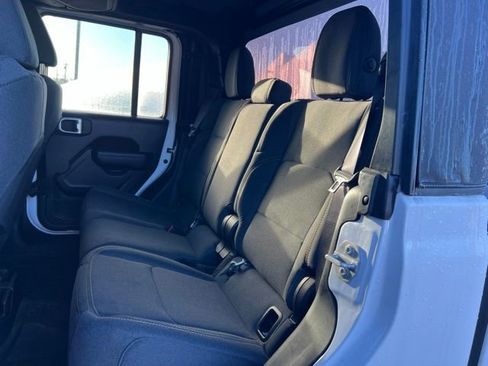 Used 2025 Jeep Gladiator Sport AWD/4WD image 13
