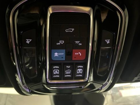 Used 2021 Jeep Grand Cherokee L Summit AWD/4WD image 12