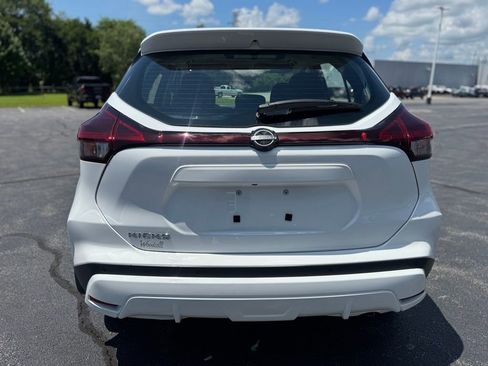 New 2025 Nissan Kicks Play S FWD image 6