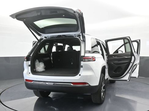 Used 2025 Jeep Grand Cherokee Limited image 74