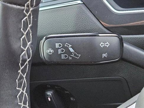 Used 2023 Volkswagen Tiguan SE image 23