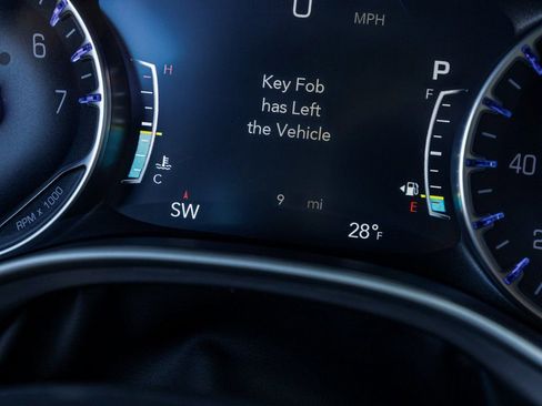 New 2026 Chrysler Pacifica Select image 15