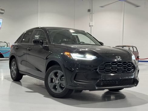 New 2026 Honda HR-V LX image 2