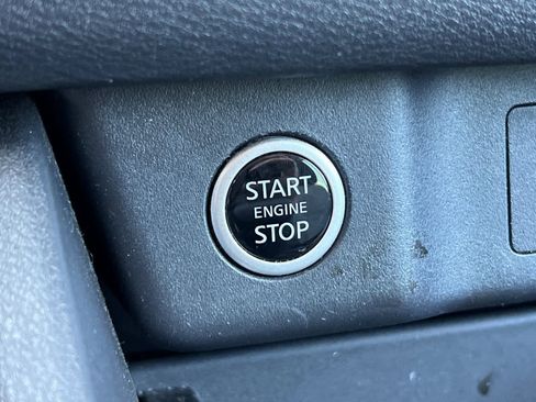 Certified 2023 Nissan Rogue SV image 24