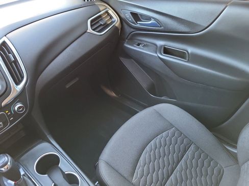 Used 2021 Chevrolet Equinox LT image 11
