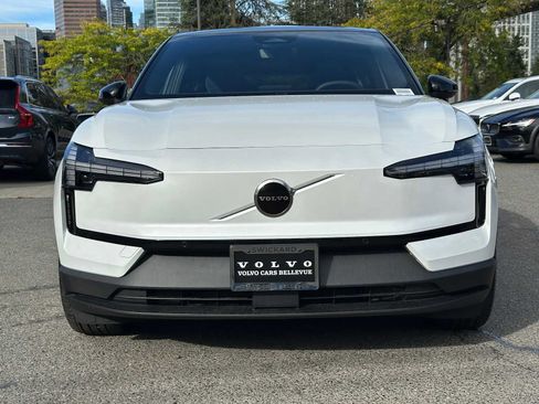 New 2025 Volvo EX30 Plus w/ Protection Package Premier image 16