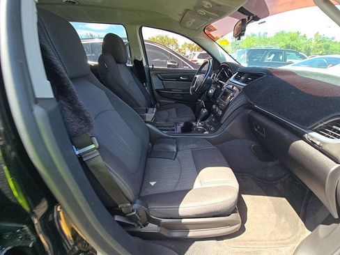 Used 2017 Chevrolet Traverse LT FWD image 7
