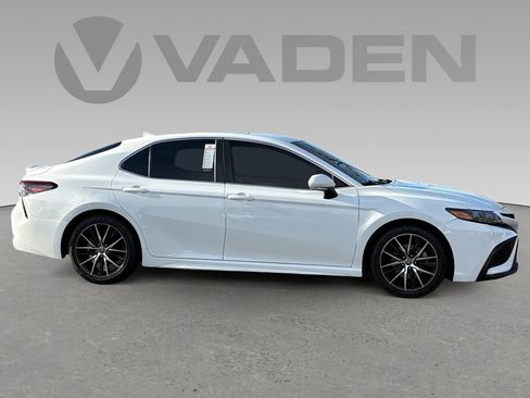 Used 2022 Toyota Camry SE image 5