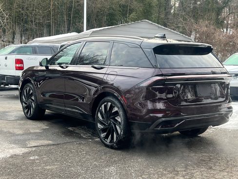 Used 2024 Lincoln Nautilus Reserve w/ Equipment Group 202A image 3