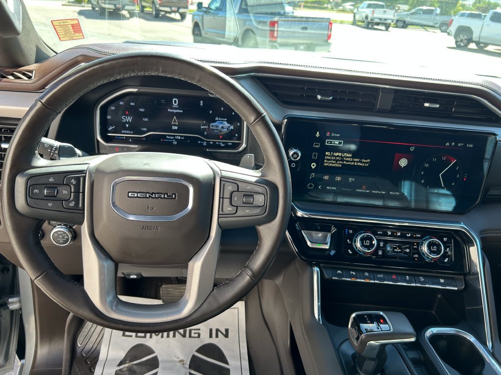 Used 2024 GMC Sierra 1500 Denali w/ Denali Reserve Package AWD/4WD image 10