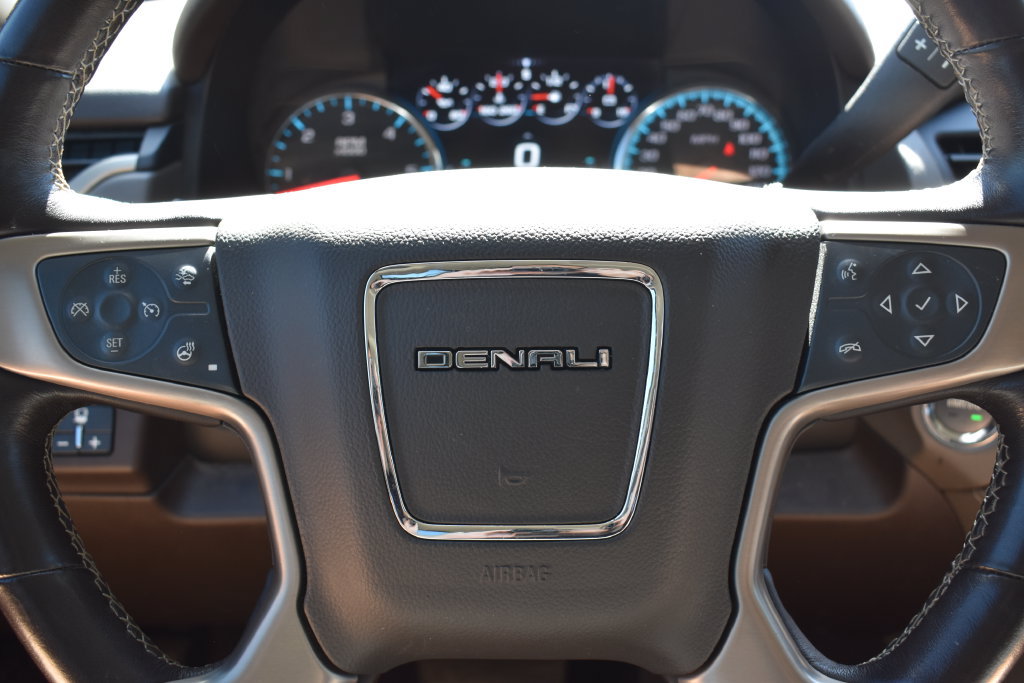 Used 2020 GMC Yukon Denali w/ Open Road Package AWD/4WD image 12