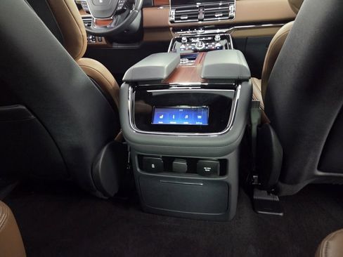 Used 2024 Lincoln Navigator Reserve AWD/4WD image 29