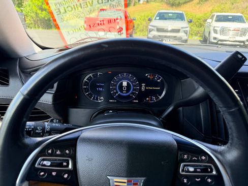 Used 2019 Cadillac Escalade Luxury AWD/4WD image 16