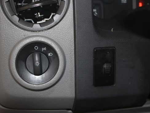 Used 2011 Ford E-250 and Econoline 250 Van 3D w/ PWR Group image 10