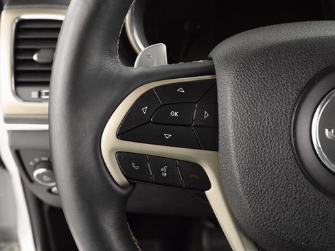 Used 2017 Jeep Grand Cherokee Overland w/ Jeep Active Safety Group image 15