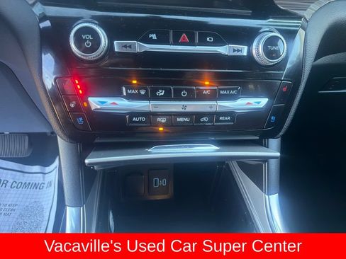 Used 2023 Ford Explorer Limited AWD/4WD image 18