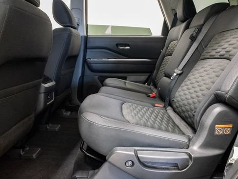 Used 2022 Nissan Pathfinder SV FWD image 24