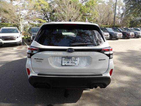 Used 2025 Subaru Forester Touring w/ Popular Package - Touring image 8