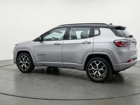 Used 2025 Jeep Compass Limited AWD/4WD image 6