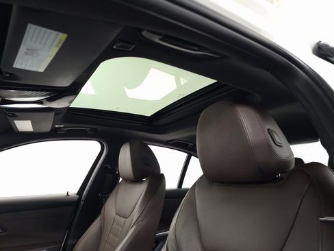 Used 2020 BMW 330i xDrive Sedan w/ Premium Package image 14