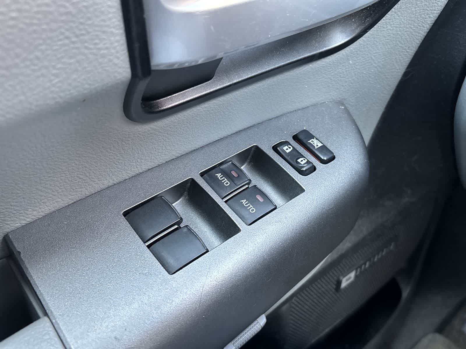 Used 2011 Toyota Sequoia Limited AWD/4WD image 9