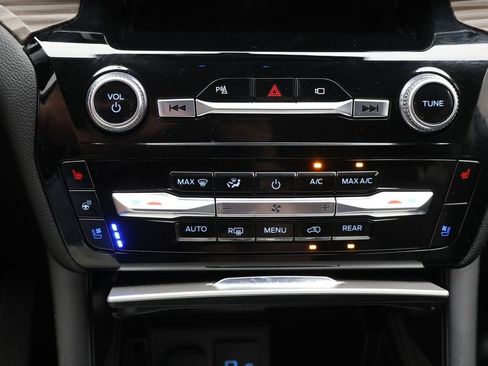 Used 2022 Ford Explorer Limited w/ Hybrid Equipment Group 310A image 24