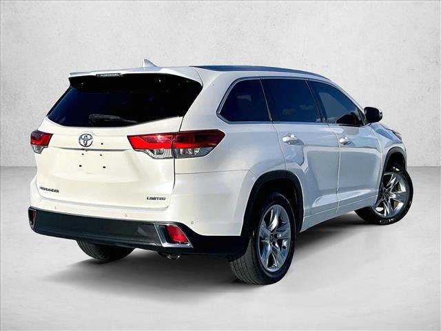 Used 2017 Toyota Highlander Limited FWD image 2