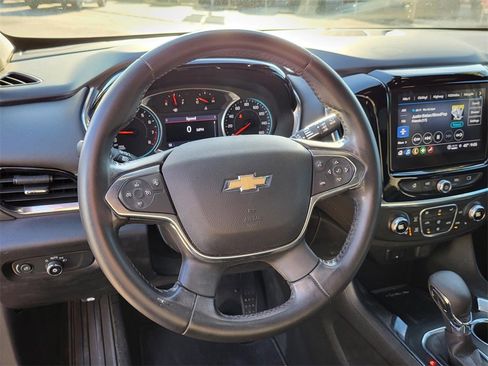Used 2022 Chevrolet Traverse LT image 21