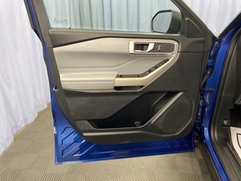 Used 2021 Ford Explorer XLT w/ Equipment Group 202A image 11